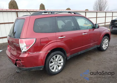 2011 Subaru Forester 2.5X Premium из США, поврежденный, VIN JF2SHADC0BH712493